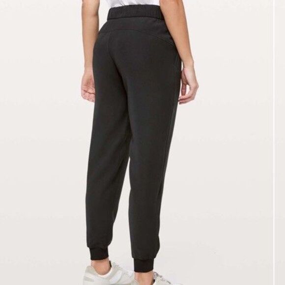 Pants - Lululemon Size 8 On The Fly Jogger Pants Black
